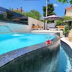 Calypso Royal Apartment