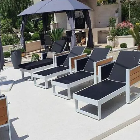 Calypso Royal Apartament *