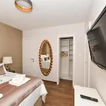 Calypso Royal Апартаменти *