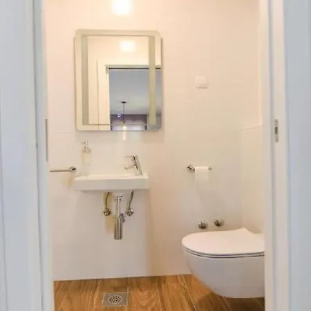 Calypso Royal 公寓 *