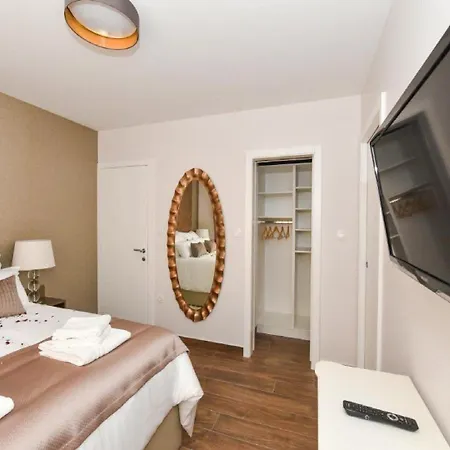 Calypso Royal Apartman *