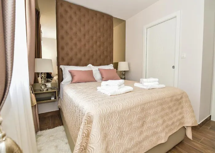 Calypso Royal 아파트